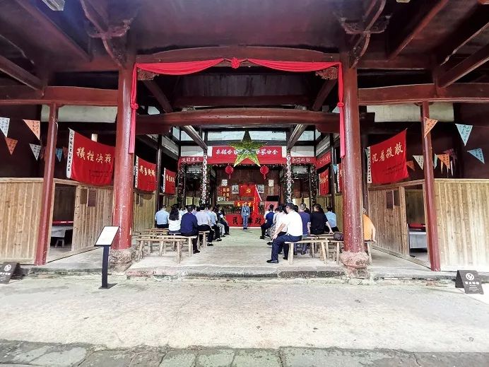 校園環(huán)境