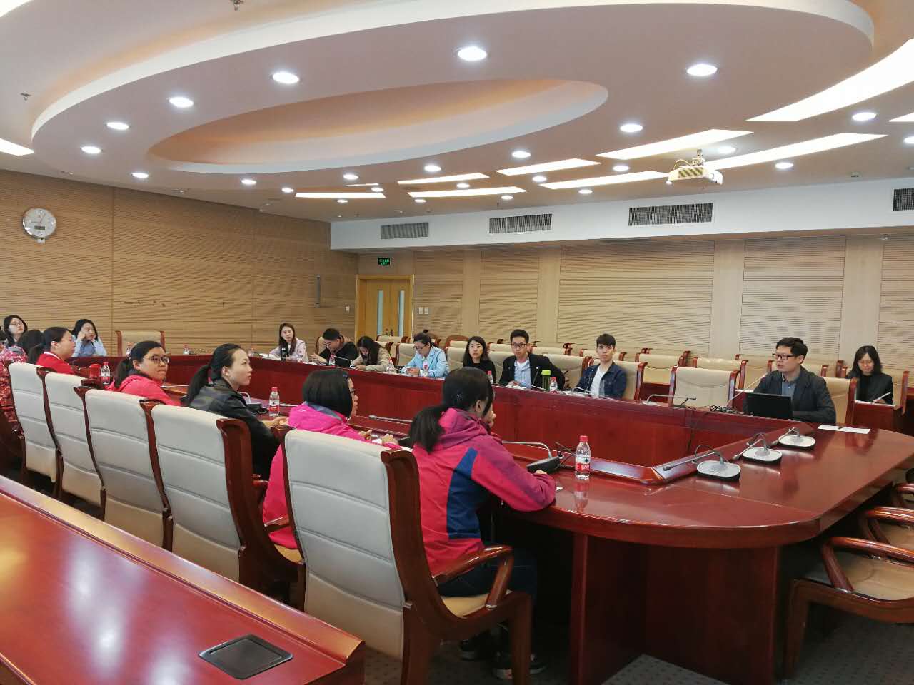 學(xué)校召開年度黨校班主任培訓(xùn)暨工作交流會(huì)